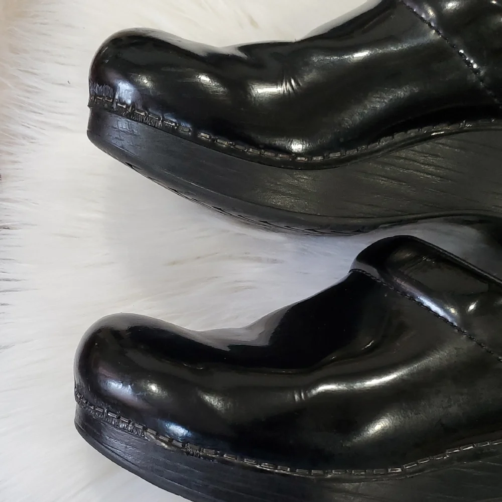 Dansko Black Mules with Reflective Finish Size 39 - Picture 4 of 14